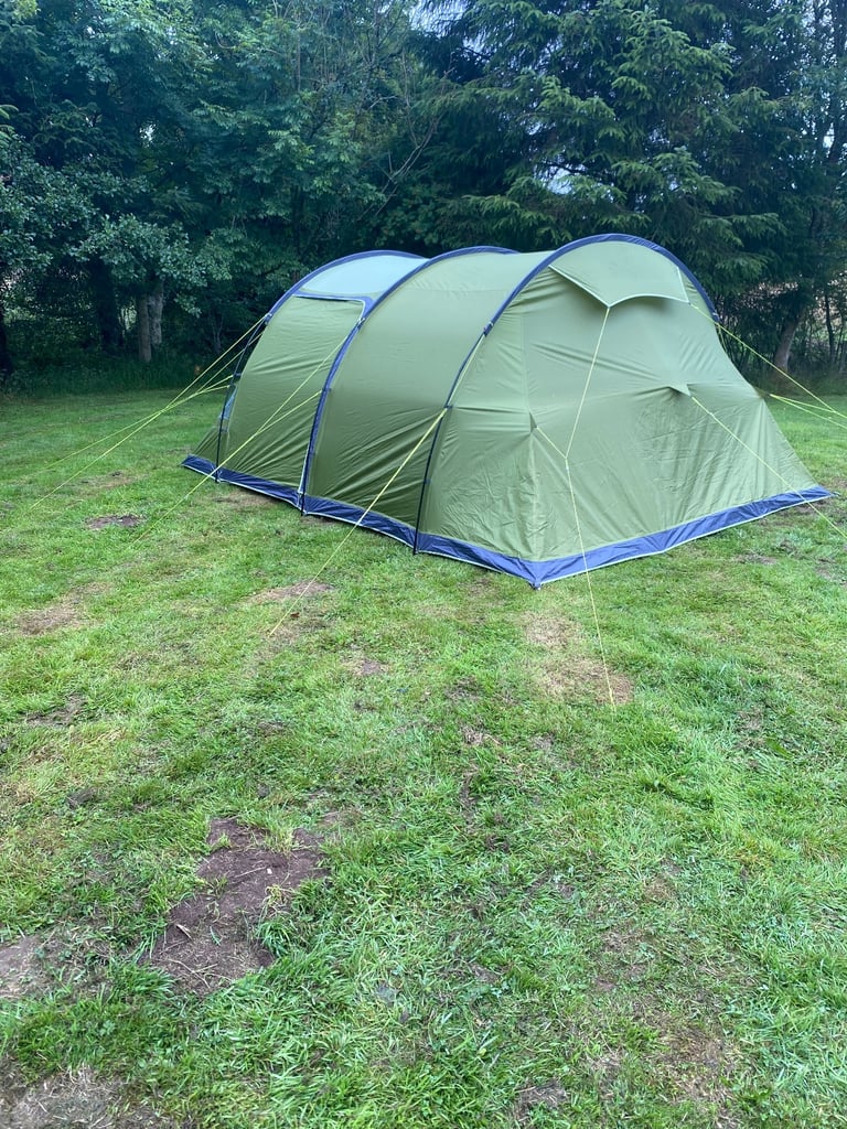 VANGO Icarus 500 Deluxe Family Tent & carpet