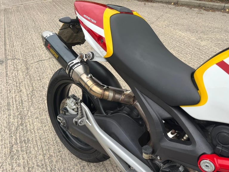 2008 08 DUCATI MONSTER 696 PLUS M696  RED NAKED M 696 RETRO CAFE STYLE
