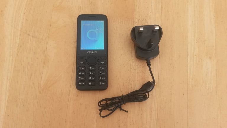Alcatel 3080G Black 2.4" Single Sim Big Button Classic Design phone Unlocked with charger