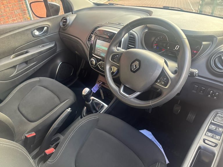 2018 Renault Captur Iconic Tce SUV/Crossover Petrol Manual