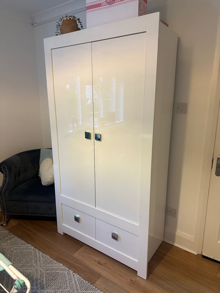 Beautiful Bedroom bed wardrobe home 