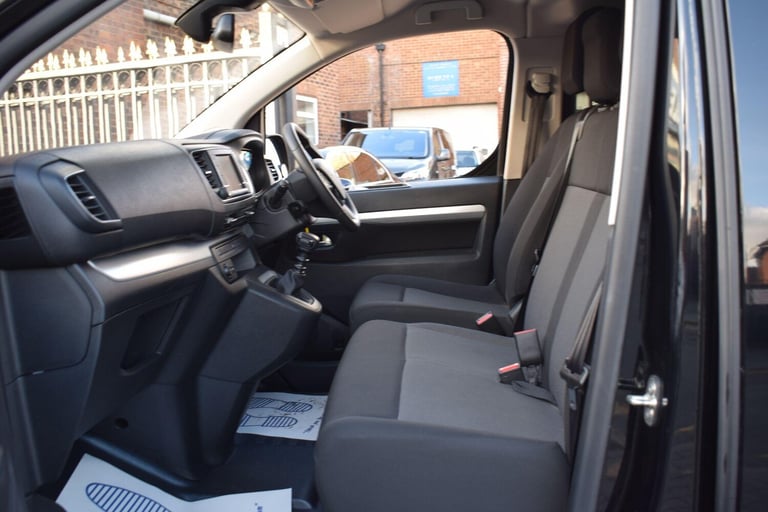 2022 Toyota PROACE CITY Verso 1.5D Shuttle Medium MPV MWB Euro 6 (s/s) 5dr (9 Seat) MPV Diesel Ma...