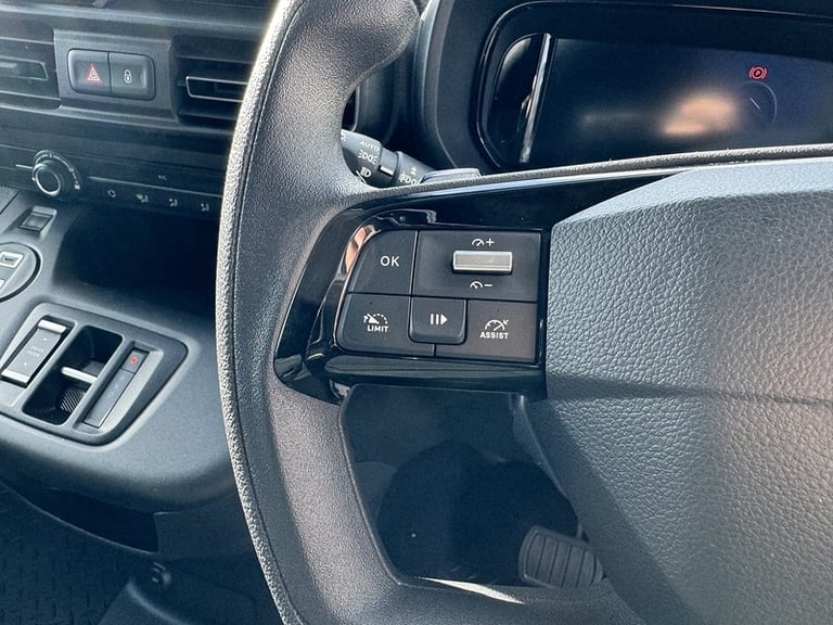 2024 Citroen Berlingo 136ps Driver 52kWh with Air Con, Sat Nav, Rev Cam &amp; Cruise Control Pane...