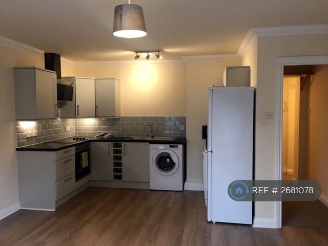 1 bedroom flat in Didsbury, Manchester, M20 (1 bed) (#2681078)