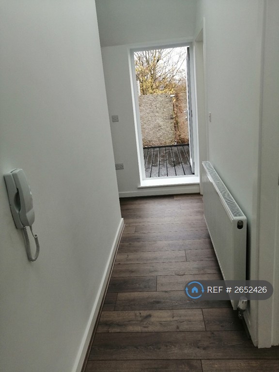 1 bedroom flat in Parkside East, Prenton, CH43 (1 bed) (#2652426)