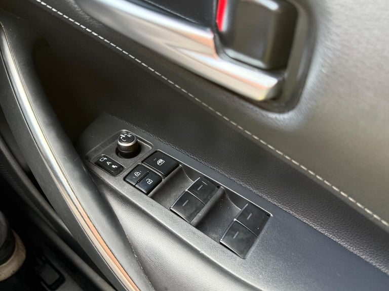 TOYOTA COROLLA 2.0 VVT-h Trek Touring Sports CVT Euro 6 (s/s) 5dr 2022