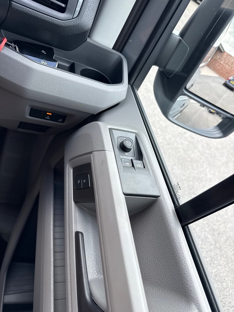 2025 VOLKSWAGEN CRAFTER COMMERCE PLUS 2.0TDI 8 SPEED AUTO REAR CAMARA