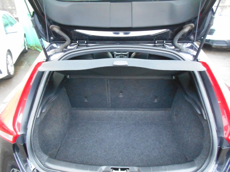 2017 Volvo V40 D2 [120] R DESIGN Nav Plus 5dr HATCHBACK Diesel Manual