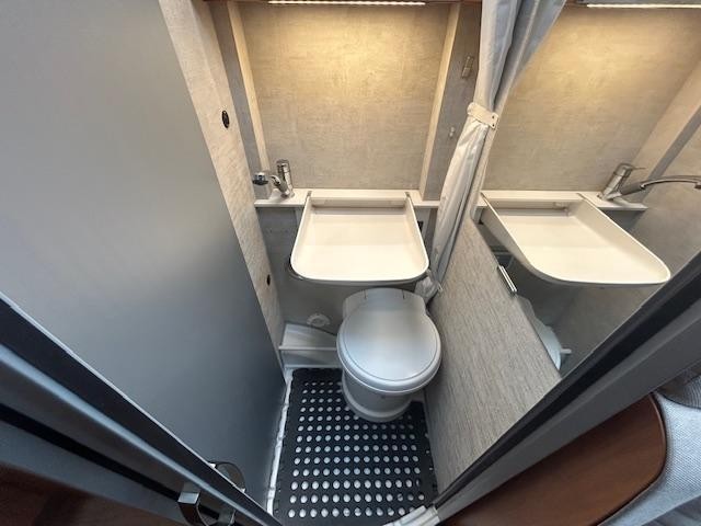 Hymer 374 - 2 Berth - 2019 - Twin Single Beds