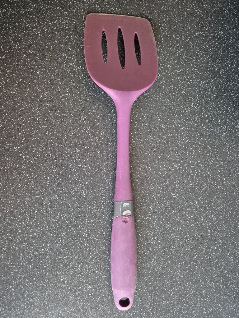 4 piece kitchen utensils - used but in good condition