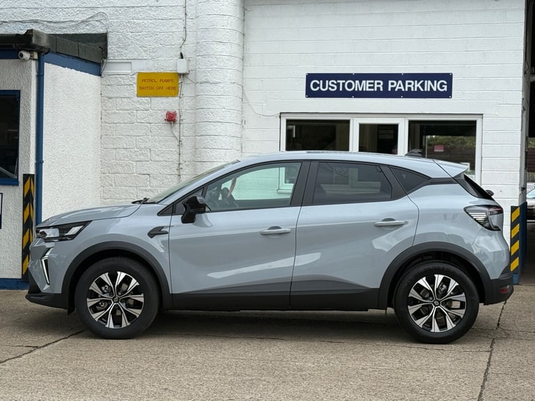 2025 Renault Captur 1.0 TCE 90 Evolution 5dr, UNDER 10 MILES, SEPTEMBER 2028 RENAULT WARRANTY,  H...