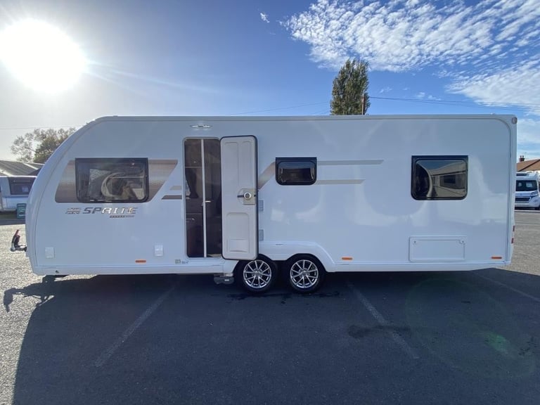 2022 SWIFT SPRITE SUPER QUATTRO FB TOURING CARAVAN
