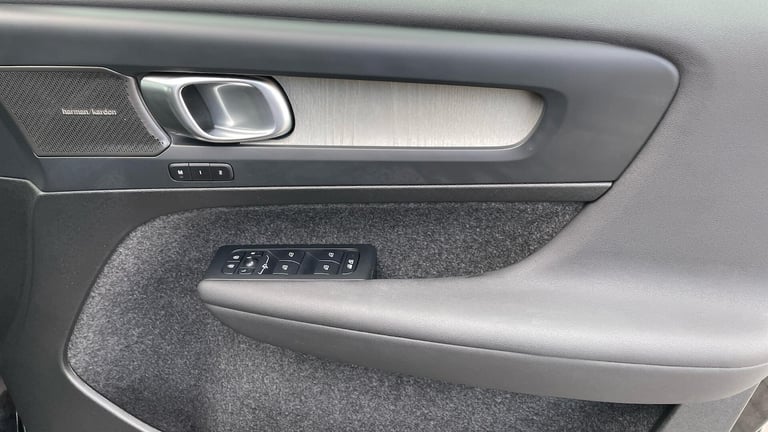 2024 Volvo XC40 Ultra B3 Mild hybrid ESTATE Petrol/Electric Hybrid Automatic