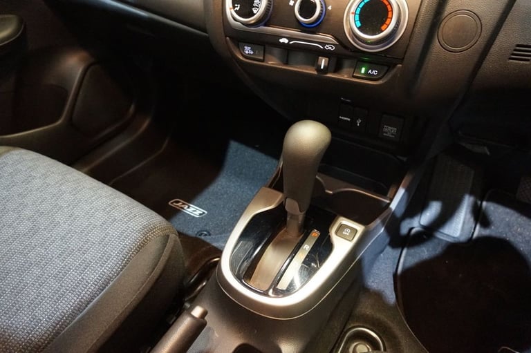 2017 Honda Jazz 1.3 i-VTEC SE Hatchback 5dr Petrol CVT Euro 6 (s/s) (102 ps) Hatchback Petrol Aut...