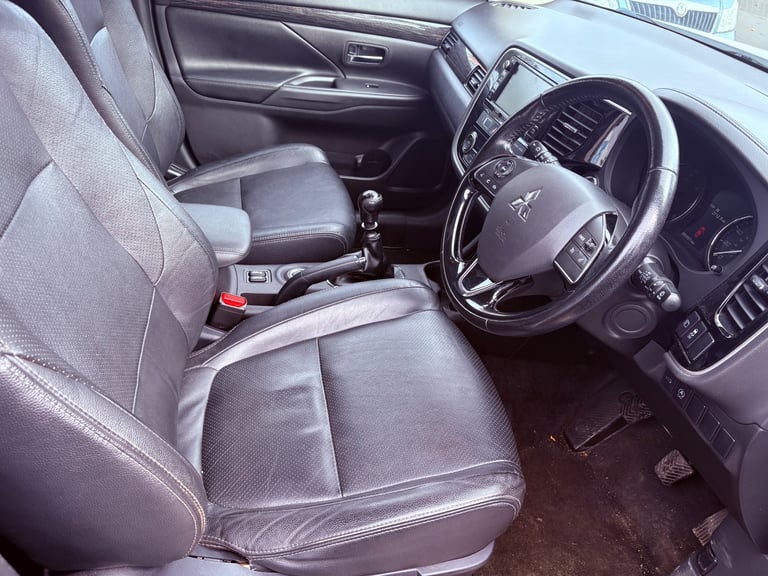 Mitsubishi, OUTLANDER, Estate, 2015, Manual, 2268 (cc), 5 doors