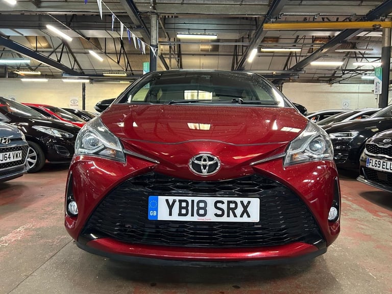 2018 Toyota Yaris 1.5 VVT-i Grey Bi-Tone Euro 6 5dr HATCHBACK Petrol Manual