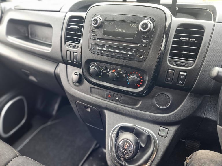 17/ reg Vauxhall vivaro cdti sportive ulez compliant sim transit trafic primastar boxer relay
