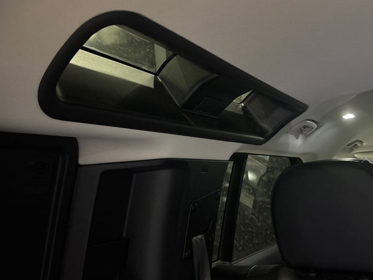 2023 Land Rover Defender 3.0 D250 MHEV SE Hard Top SUV 5dr Diesel Auto 4WD MWB Euro 6 (s/s) (250 ...