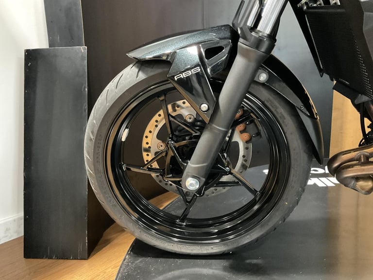 Kawasaki Z500 Performance 2025 just 1135 Miles and One Owner! FREE UK DELIVERY!