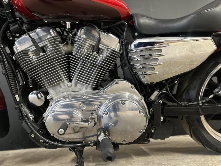STUNNING LOW MILEAGE 2018/18 HARLEY-DAVIDSON XL 883 L SUPERLOW MOTORCYCLE 