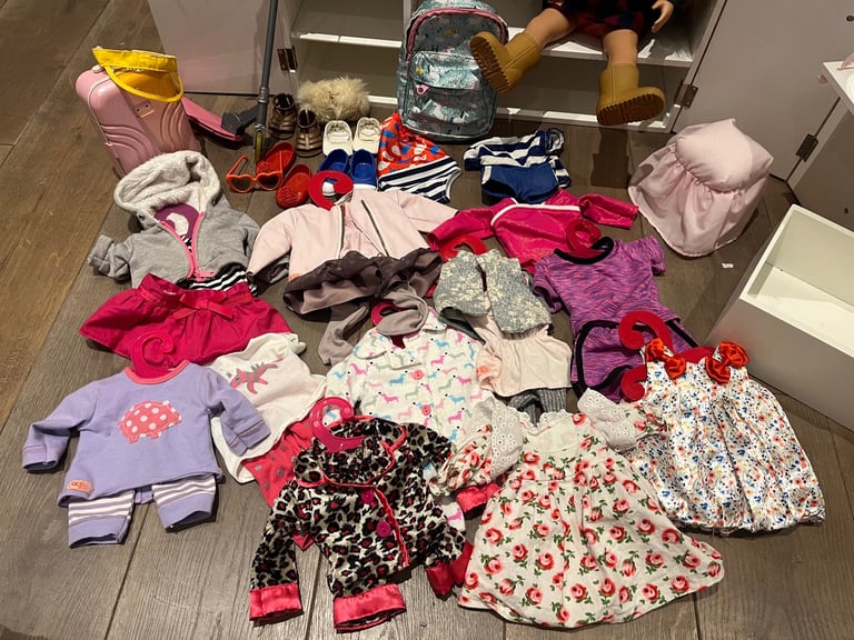 (Great condition) Our Generation doll and a LOT clothes and accessories