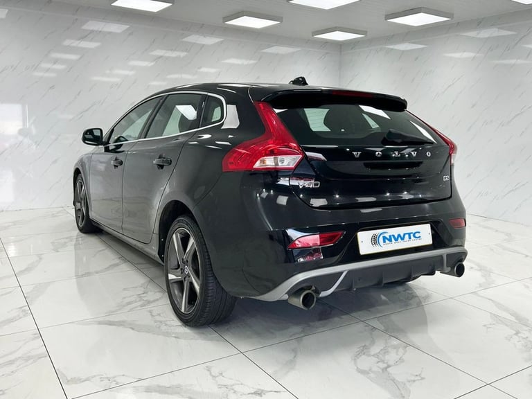 2016 Volvo V40 2.0 D2 R-Design Hatchback 5dr Diesel Manual Euro 6 (s/s) (120 ps) 1 FORMER Hatchba...