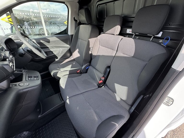 2024 Citroen Berlingo 136ps Driver 52kWh with Air Con, Sat Nav, Rev Cam &amp; Cruise Control Pane...