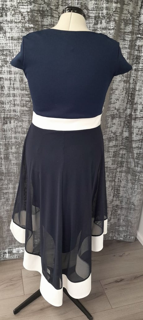 Brand new quiz dress in navy and cream
