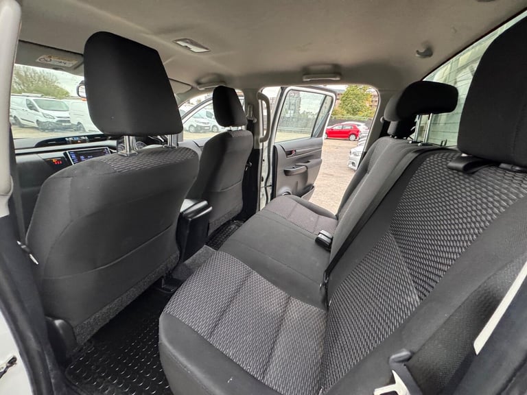 2019 Toyota Hilux Active D/Cab Pick Up 2.4 D-4D PICK UP DIESEL Manual