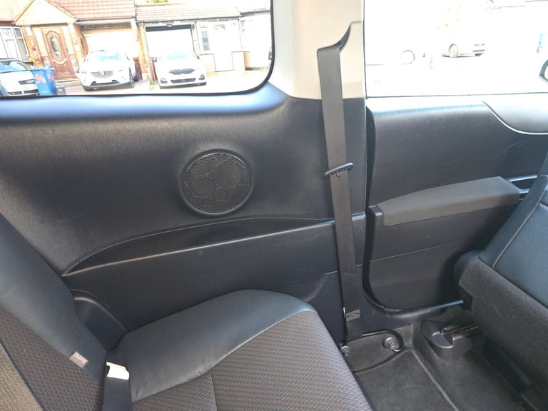 Toyota, YARIS, SR,Dual VVT-i SR Euro 5 3Dr 2013