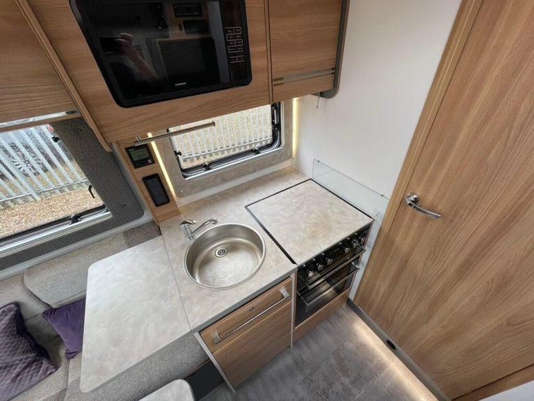 Bailey Adamo 75-4I 4 berth 4 belt end bedroom 3500kg Auto
