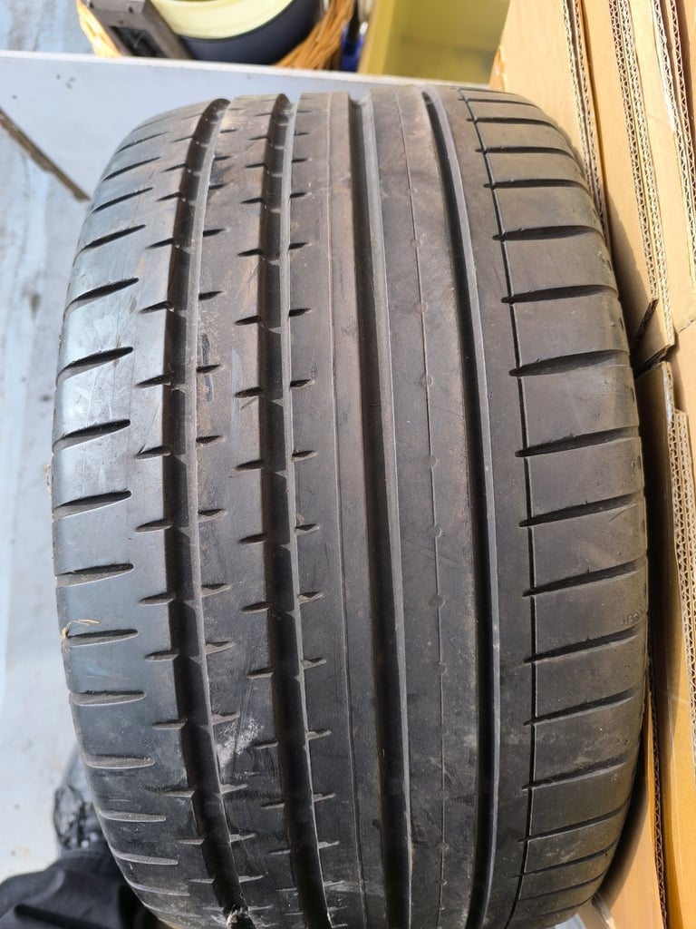 1 x Continental 255/40 ZR17 minimum tread depth 5.5mm