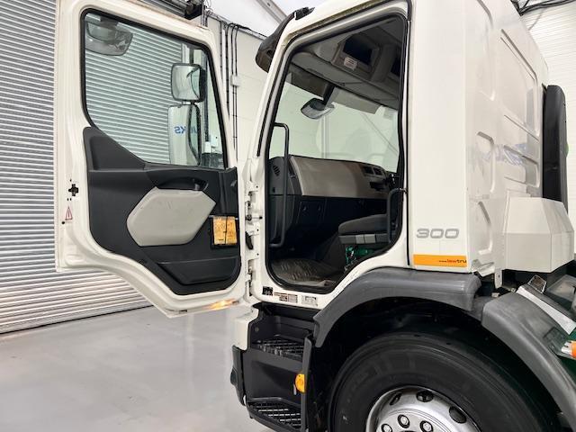 Volvo FE 300 6x2 20000 Litre Fuel Tanker