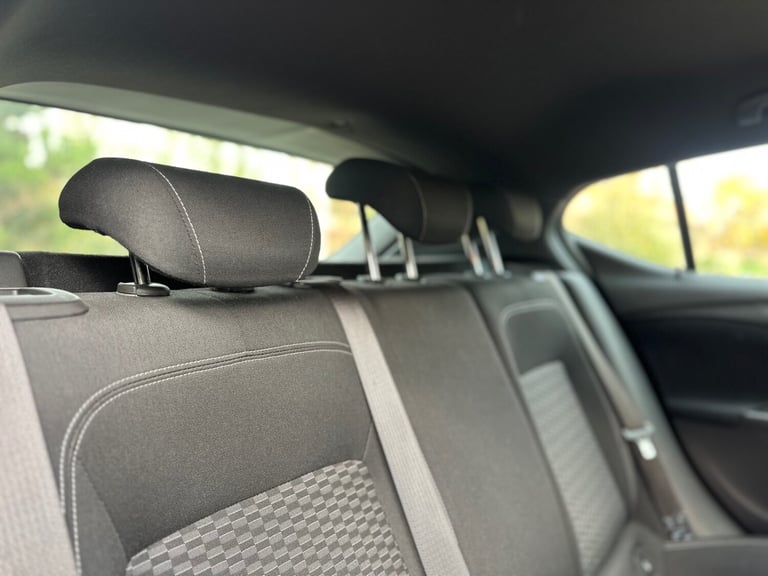 2016 Vauxhall Astra 1.6 CDTi 16V 136 SRi 5dr HATCHBACK Diesel Manual