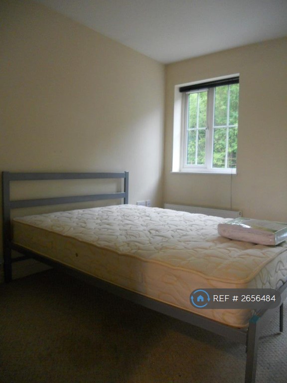 3 bedroom house in Valley View, Newcastle-Under-Lyme, ST5 (3 bed) (#2656484)