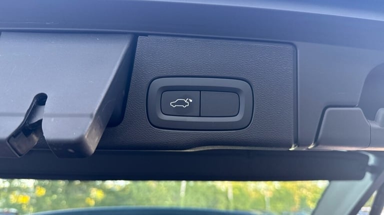 2023 Volvo XC60 Core, B5 AWD mild hybrid, Petrol Estate Petrol Automatic