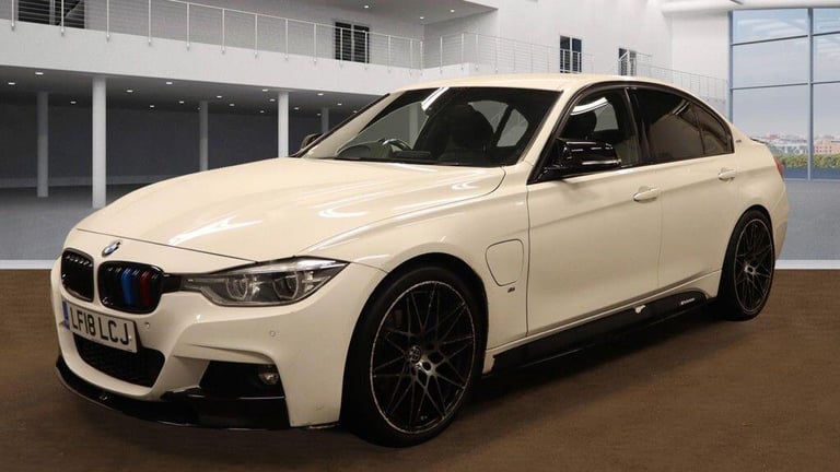 image for  BMW 3 Series 2.0 330e 7.6kWh M Sport Auto Euro 6 (s/s) 4dr Petrol/Electric Hybrid Automatic