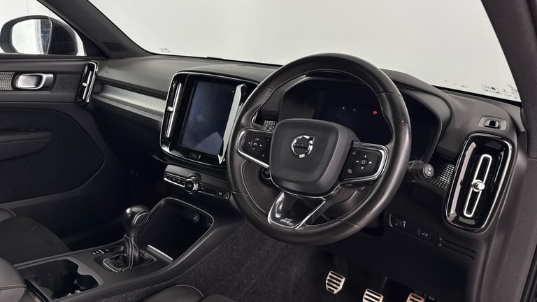 2020 Volvo XC40 T3 R-Design SUV Petrol Manual