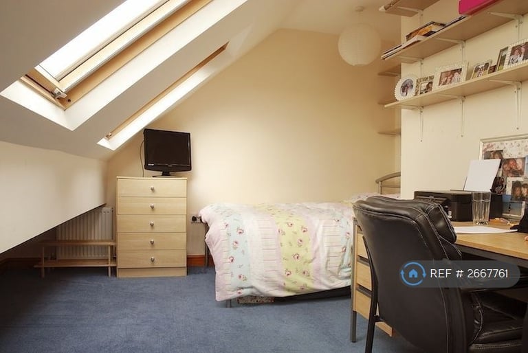 5 bedroom house in Hathersage Road, Manchester, M13 (5 bed) (#2667761)