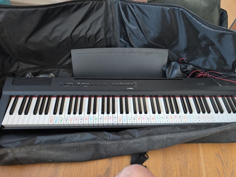 Yamaha P-125 digital piano with carry case 
