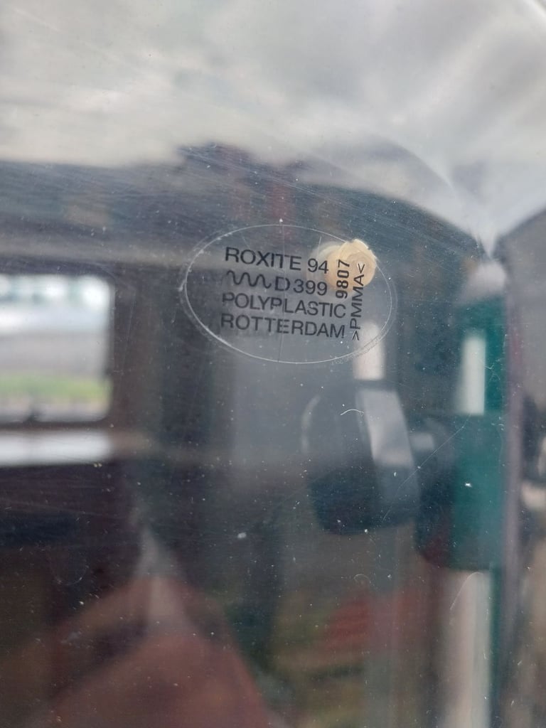 Caravan Polyplastic window 