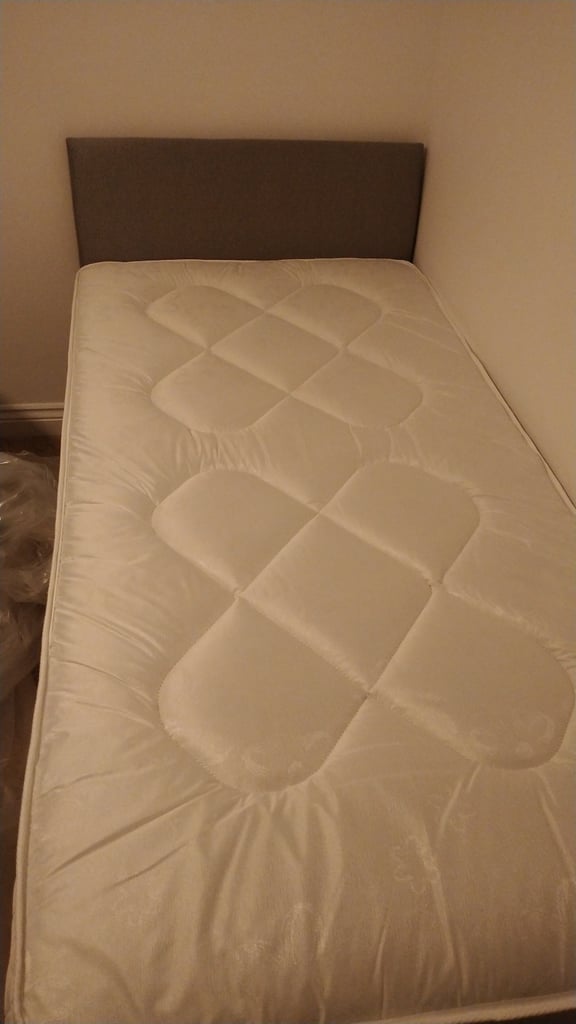 Room to rent (female preferred)