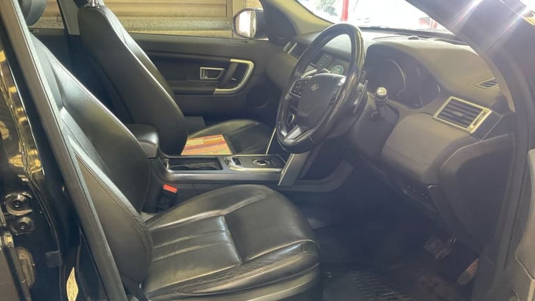 2017 Land Rover Discovery Sport 2.0 TD4 HSE SUV 5dr Diesel Auto 4WD Euro 6 (s/s) (180 ps) ESTATE ...