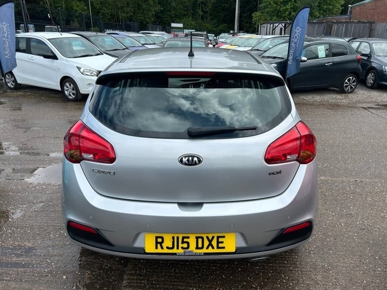 2015 Kia Ceed 1.6 CRDi 2 Hatchback 5dr Diesel Auto Euro 5 (126 bhp) Hatchback Diesel Automatic
