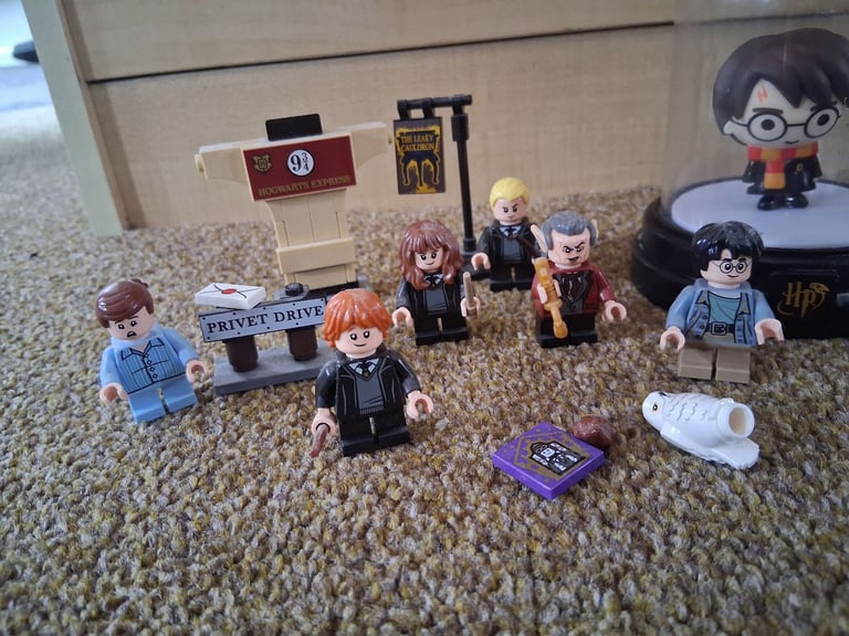 Harry potter lego figures and light globes