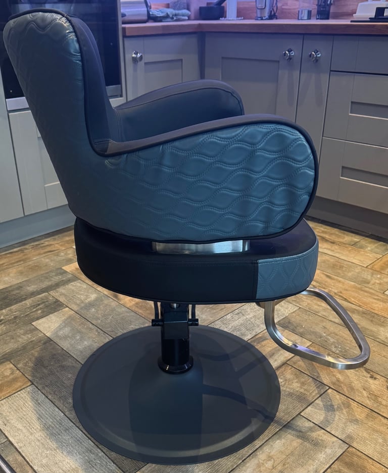 Hairdressing Chair 