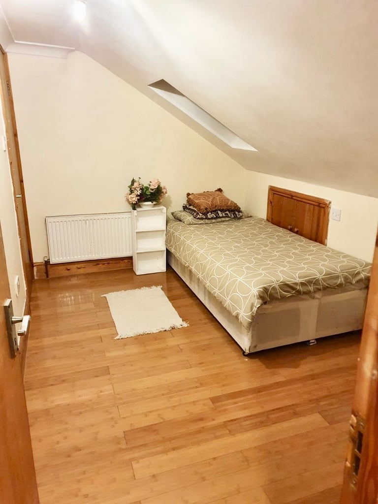 image for Rent Loft Double Room Ensuite - Own Kitchenette E11 