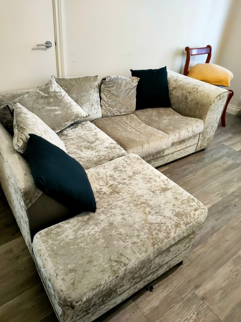 FREE Corner Sofa - NEED COLLECTING ASAP