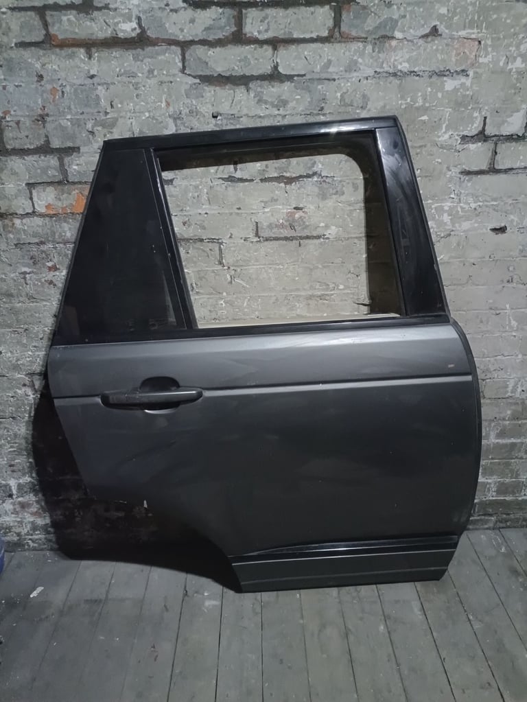 Range Rover Evoque SDV8 2017 Rear Right Door Complete– Trim, Switches, Interior Panel