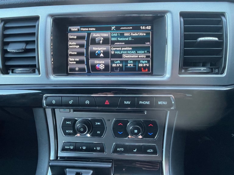 2015 Jaguar XF 2.2 D R-SPORT BLACK SPORTBRAKE ESTATE 5-Door 1 OWNER CAR